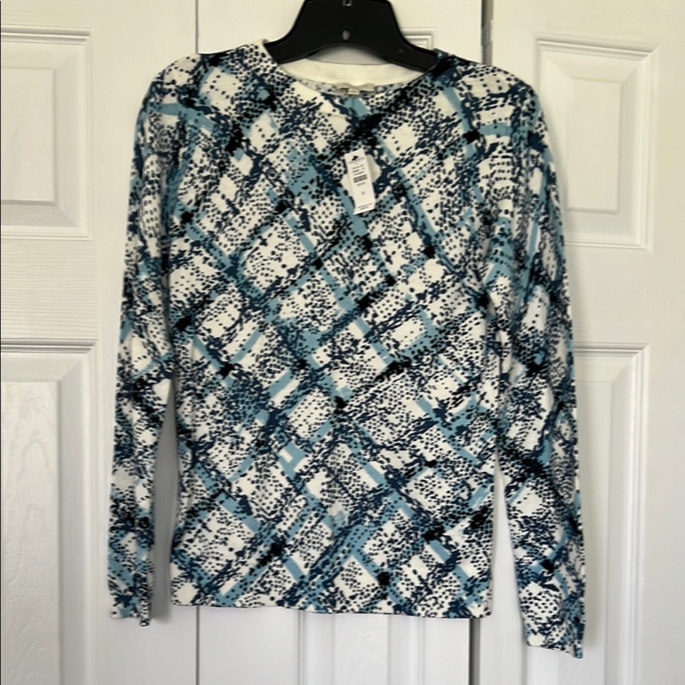 Talbots Blue and White Patterned light Long Sleeve Top size P NEW